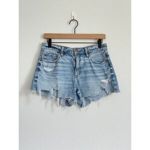 American Eagle 90s Boyfriend Short 4 Light Blue Distressed Raw Hem Denim Shorts